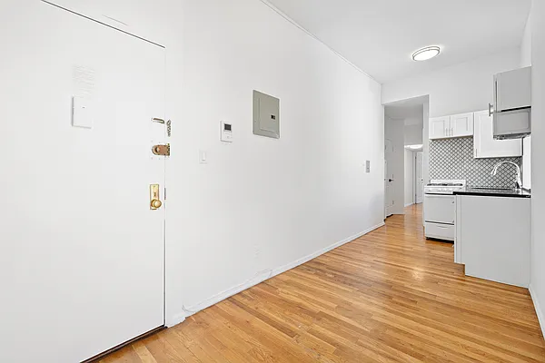 Rented by J PRESTON AND ASSOCIATES INC | media 4