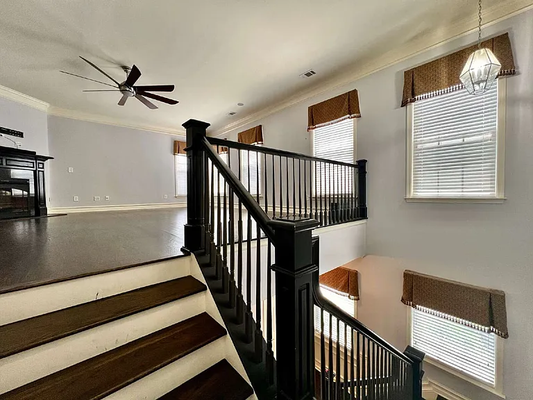 1948 Winpole Ln — Photo 4