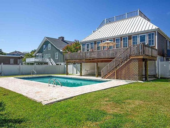 3rd image of 111 Mulberry Ln. #North Litchfield Beach