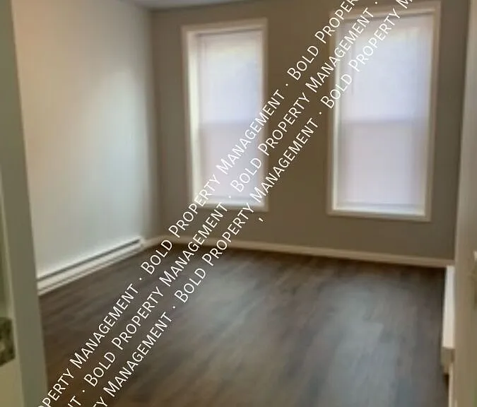 910 Walnut St #1 — Photo 14