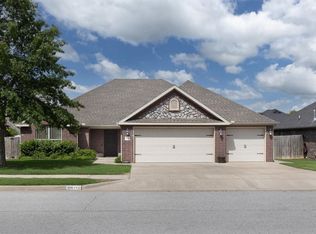 2912 N 16th St, Rogers, AR 72756