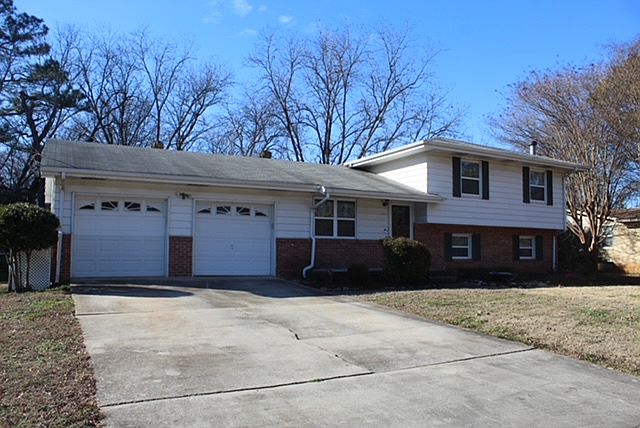 1st image of 10012 Louis Dr SE
