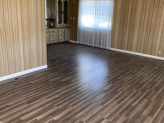 5th image of 228 Crosby Way