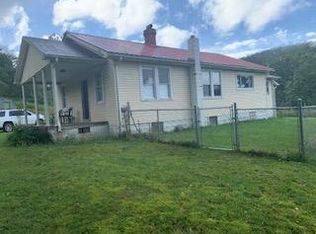 5582 Sewell Creek Rd, Meadow Bridge, WV 25976