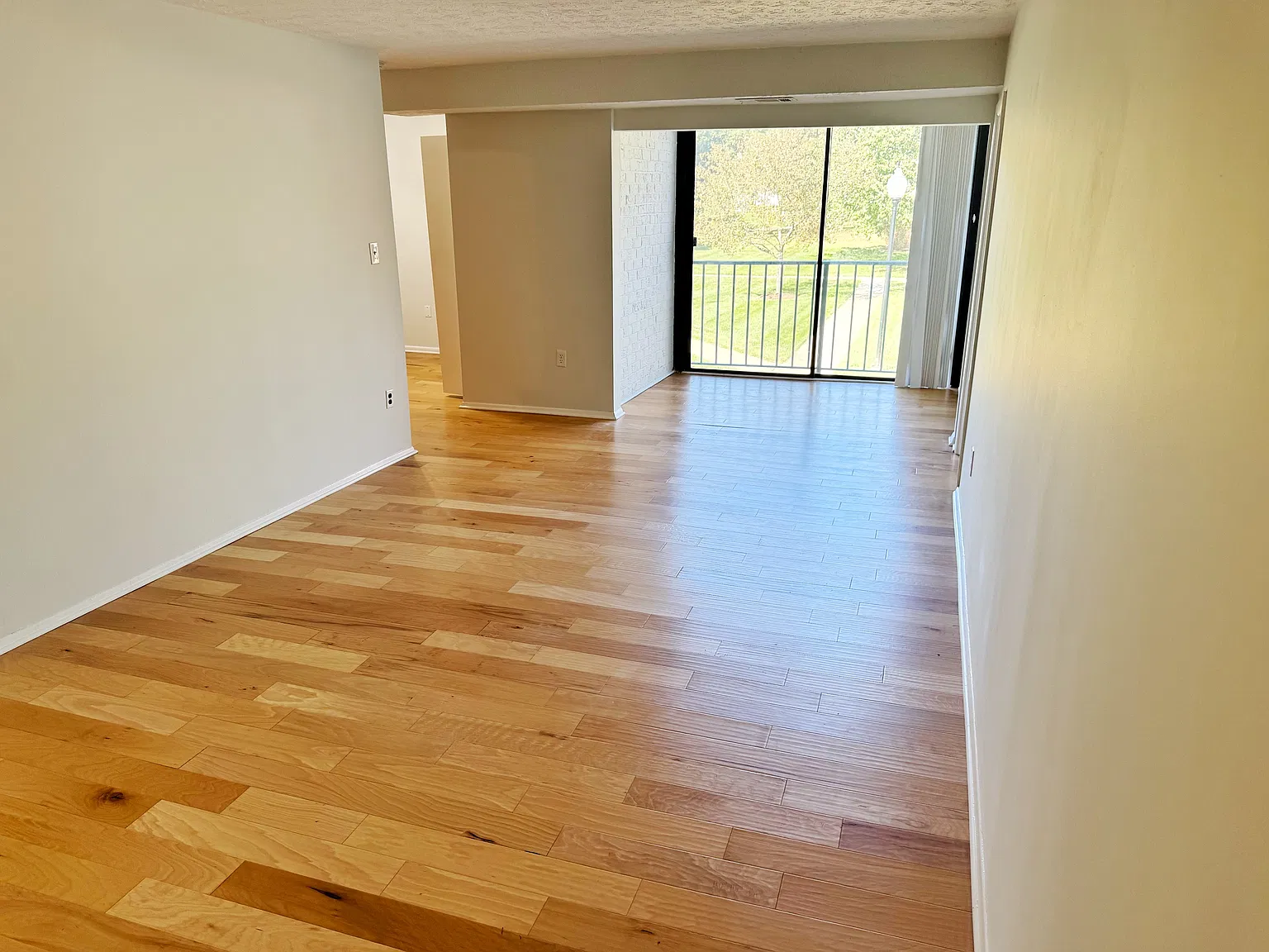 2 bed, 1200 sqft, $2,250 — Photo 3