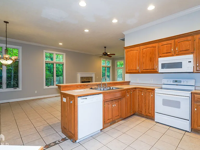 3253 Kickapoo Ave — Photo 10