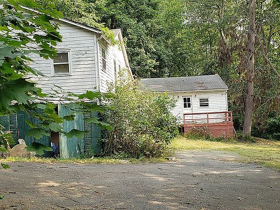 3rd image of 7 Diamond Dr