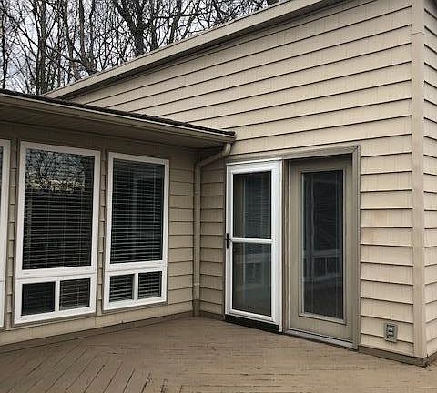 2nd image of 113 Brokenwood Ln
