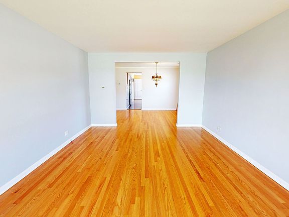 4th image of 6425 W Sunnyside Ave