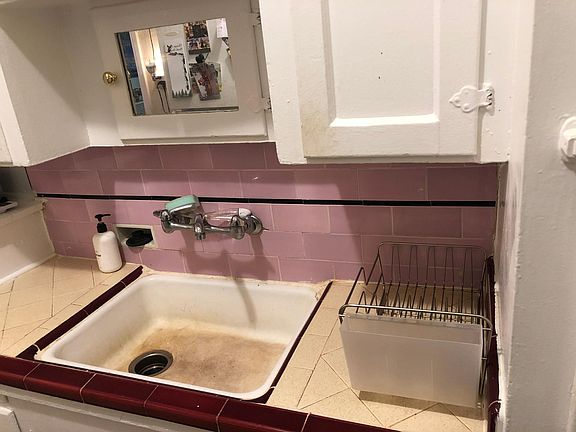 5th image of 626 S Burnside Ave APT 103