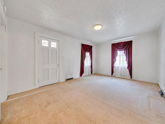 5th image of 110 Lafayette Ave