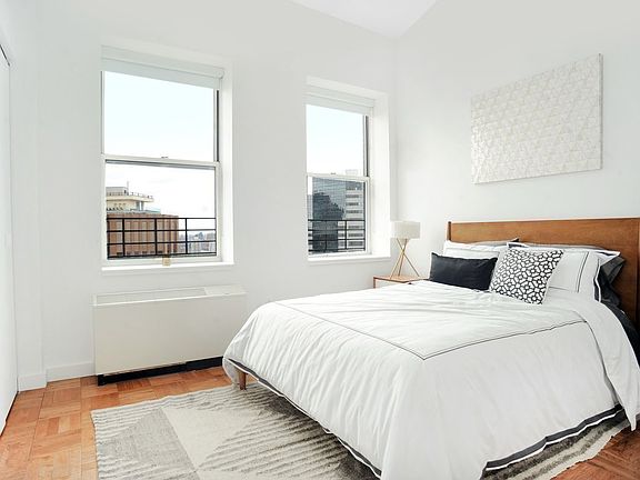 3rd image of 20 Exchange Pl APT 4507