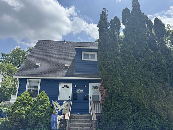 2nd image of 900 Woodlawn Ave #Ann