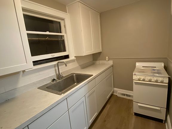 5th image of 1820 4th St #5