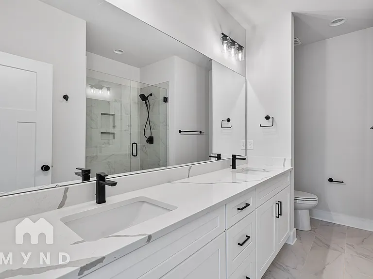 2242 N Graham St #2 — Photo 16