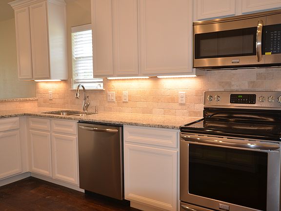 4th image of 2830 S Lillis Ln