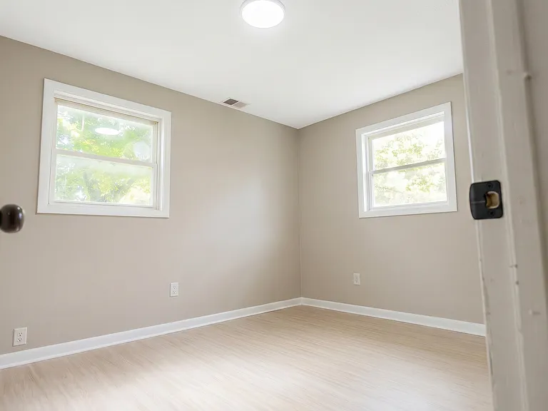 716 Dakota Ave — Photo 9