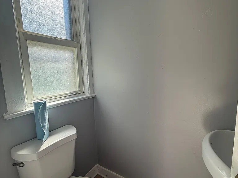 118 Maple Ave — Photo 6