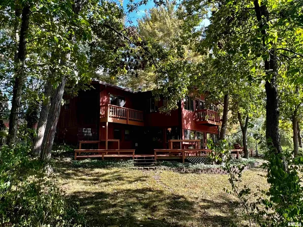14 Woodland Ln, Macomb, IL 61455