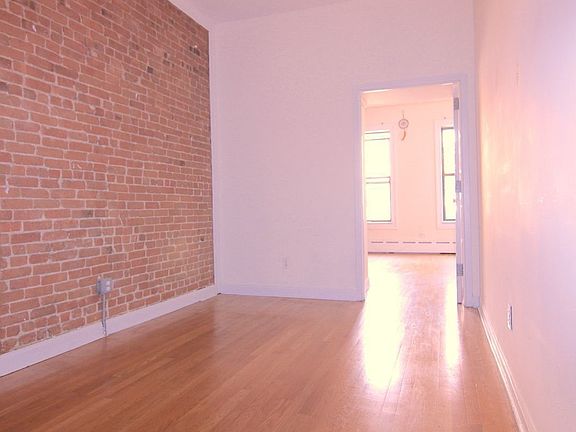 3rd image of 251 Stanhope St APT 1L