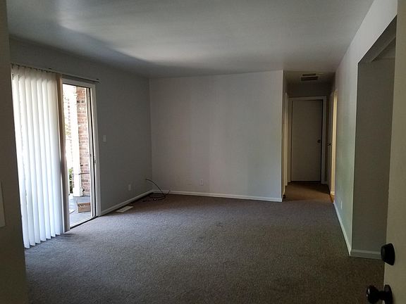 2nd image of 34 Charleston Sq