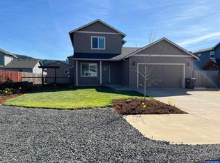 1205 Albatross Ct, Sweet Home, OR 97386