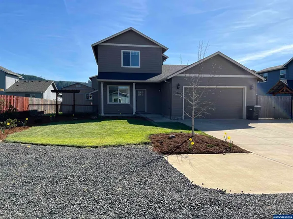 1205 Albatross Ct, Sweet Home, OR 97386