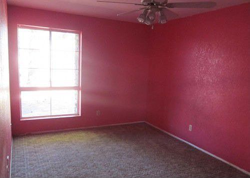 4th image of 833 E 7th Ave
