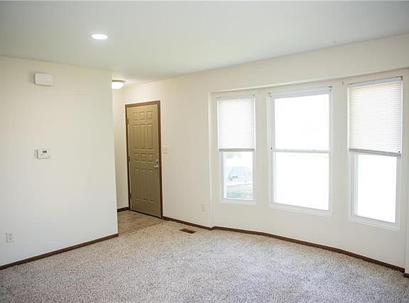 3rd image of 9813 View High Dr