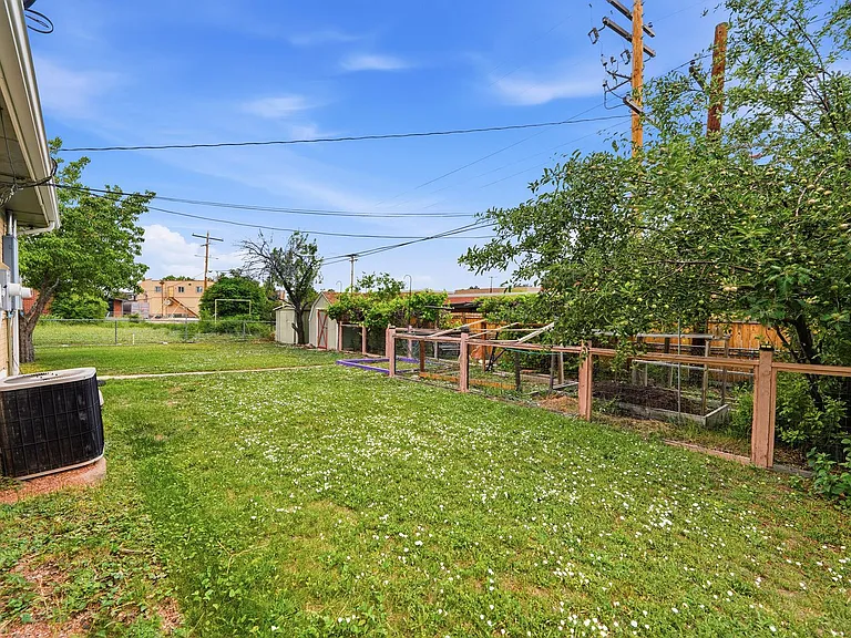 1275 W 4th Ave — Photo 43