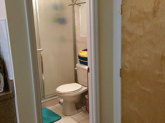 4th image of 308 Saint James Pl #1