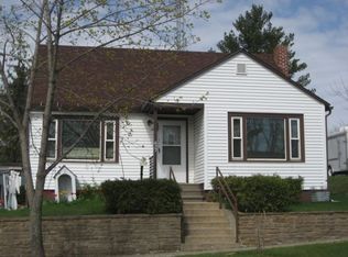 627 Laurel St, Reedsburg, WI 53959