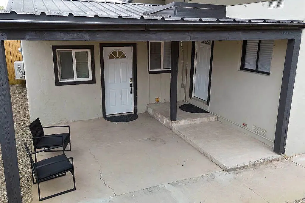 1 bed, 700 sqft, $1,300 — Photo 3