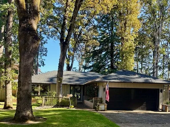 1426 NW Michelbook Ln, McMinnville, OR 97128