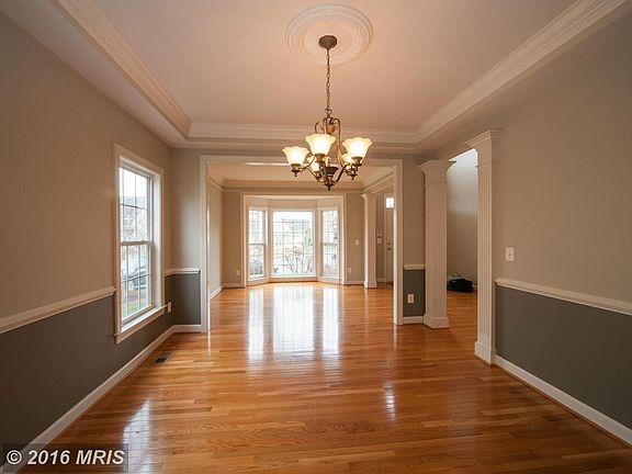 5th image of 1008 Raymond Ct