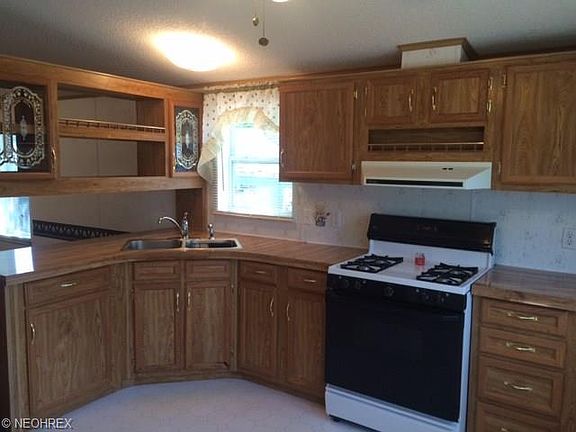 4th image of 21 Flagler Dr #21