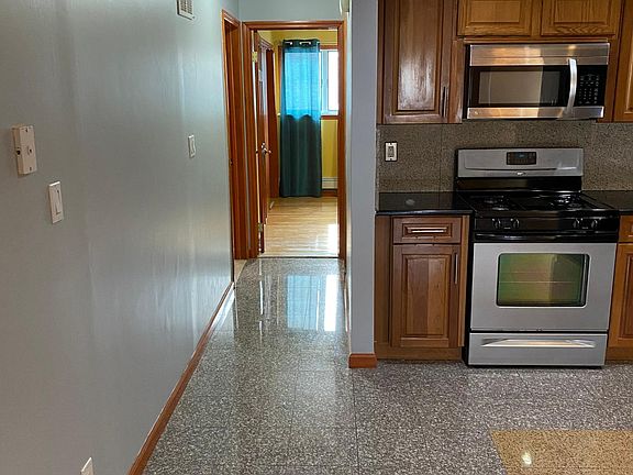 5th image of 372 Naughton Ave Floor 1