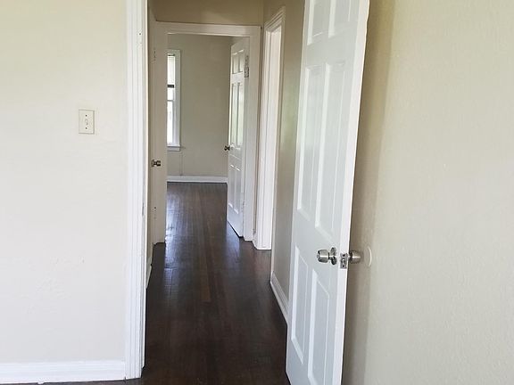 4th image of 4833 Johnston Dr