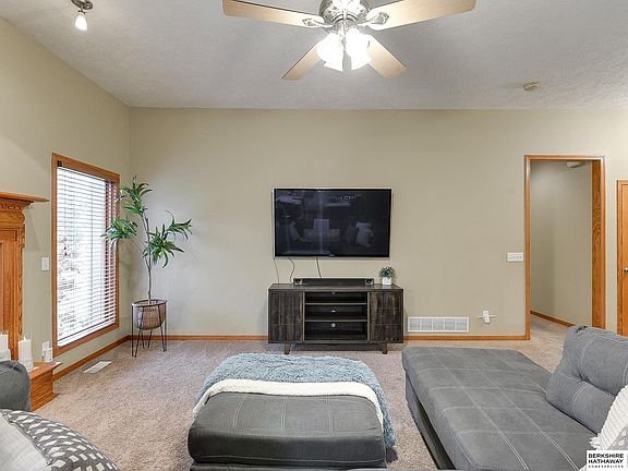 5th image of 7321 S 93rd St