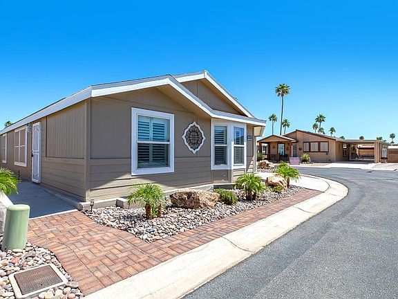 3rd image of 5584 E 34th Pl