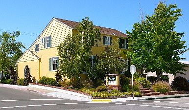 Exterior :: 198 Taylor Blvd