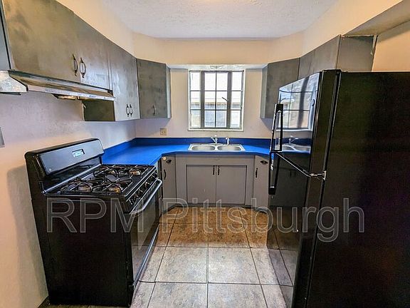 5th image of 2214 Laketon Rd