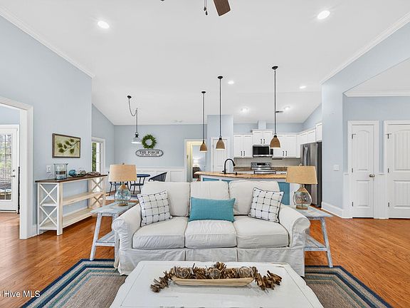 2nd image of 4853 Charter Oak Drive