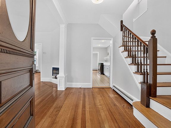 4th image of 51 Metropolitan Ave