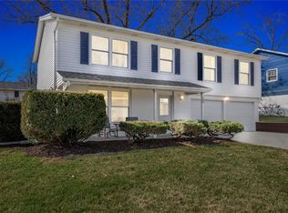 259 Sussex Dr NE, Cedar Rapids, IA 52402