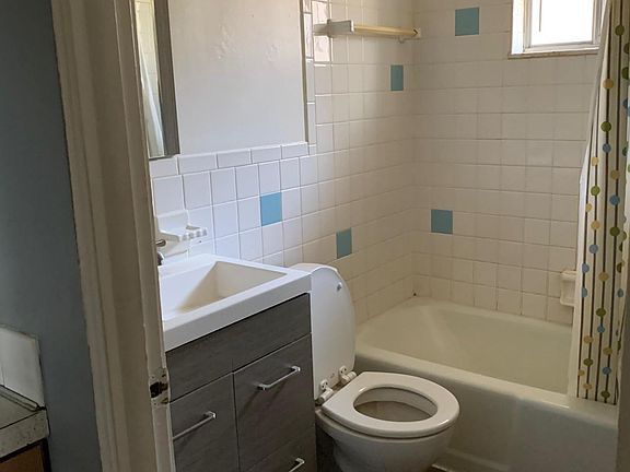 4th image of 1146 Dover Ave