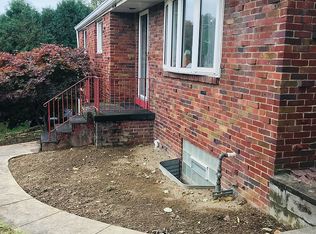 1060 Cedar Blvd, Mt Lebanon, PA 15228