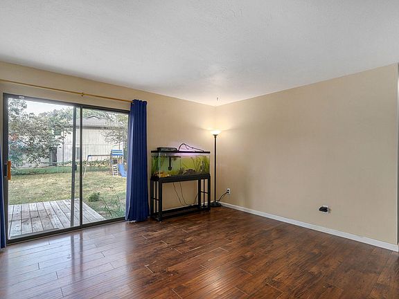 4th image of 931 S Main Avenue