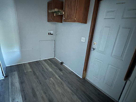 3rd image of 344 Nicole Dr
