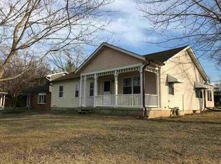 1055 Kelly Ln, Dubuque, IA 52003